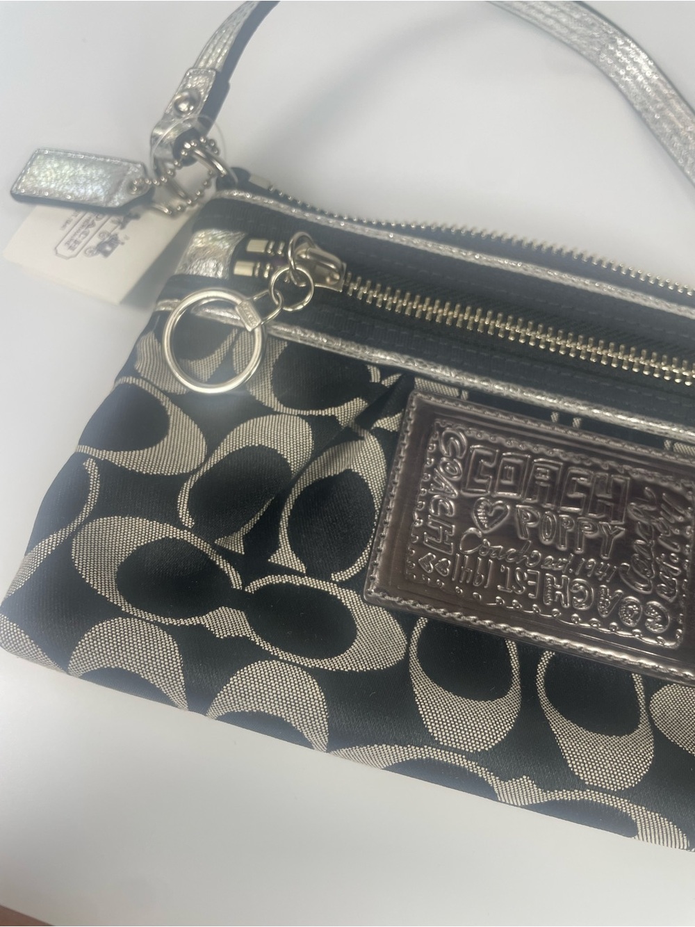 Coach Poppy Signature Large Wristlet NWT - Picture 12 of 14